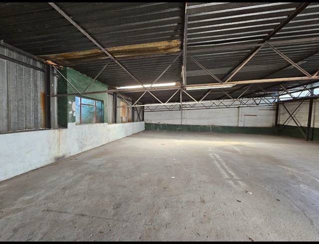 256M² WAREHOUSE TO LET IN MALVERN